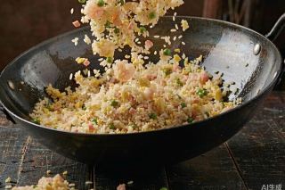 Nasi Goreng Cina: Asap Wok yang Menggoda
